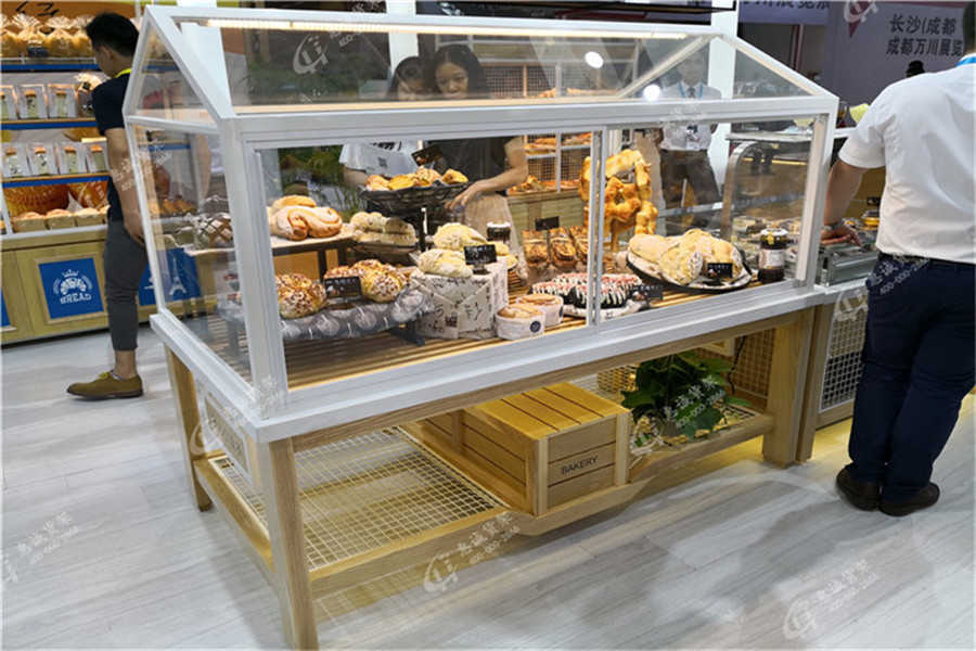 深圳后院面包坊面包货架图片1-1