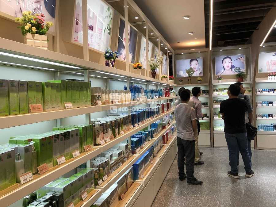 化妆品展示柜制作过程中需要避免的问题